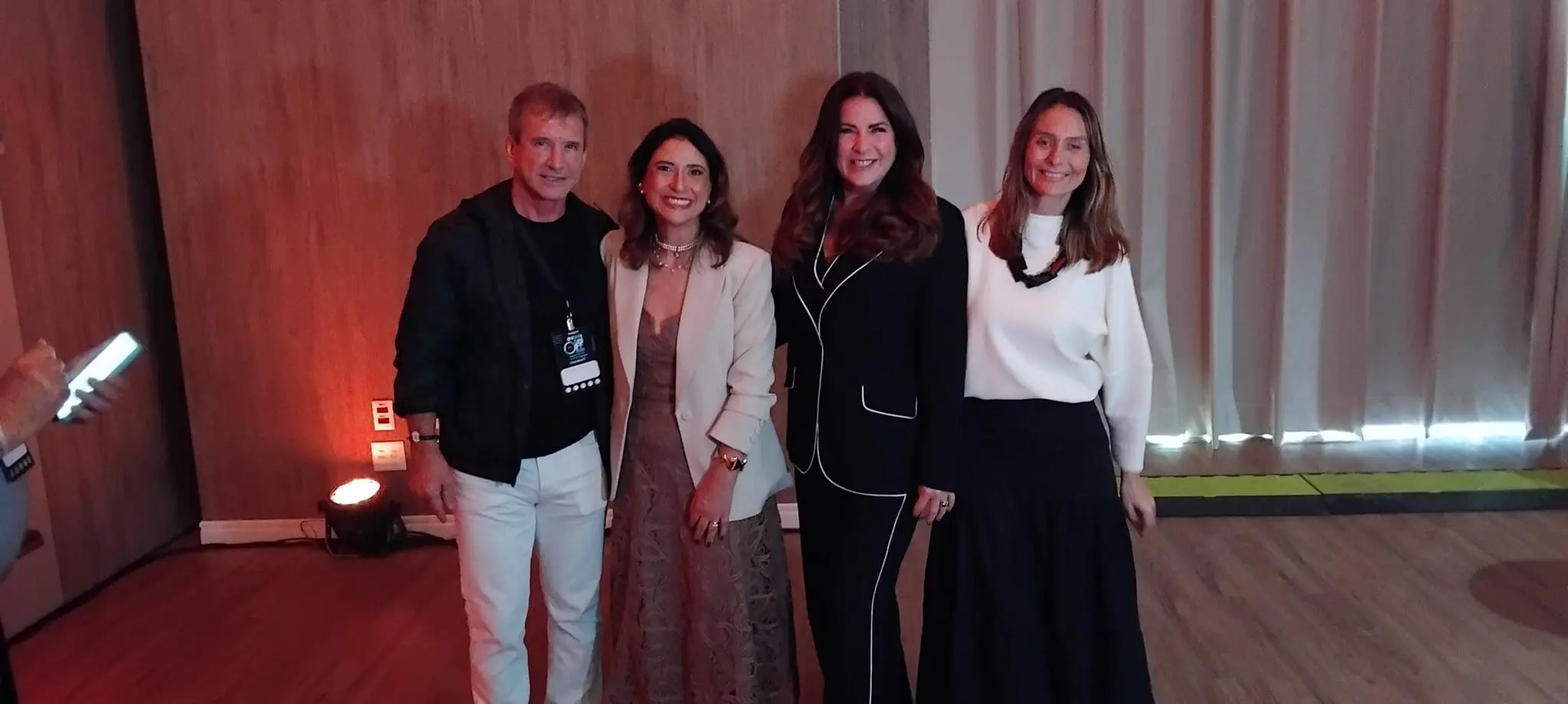 Dody Sirena, Patricia Bonetti, Christiane Pelajo e Rachele Montellano durante o Eventos em Off 2026. - Crédito: Denis Rugeri