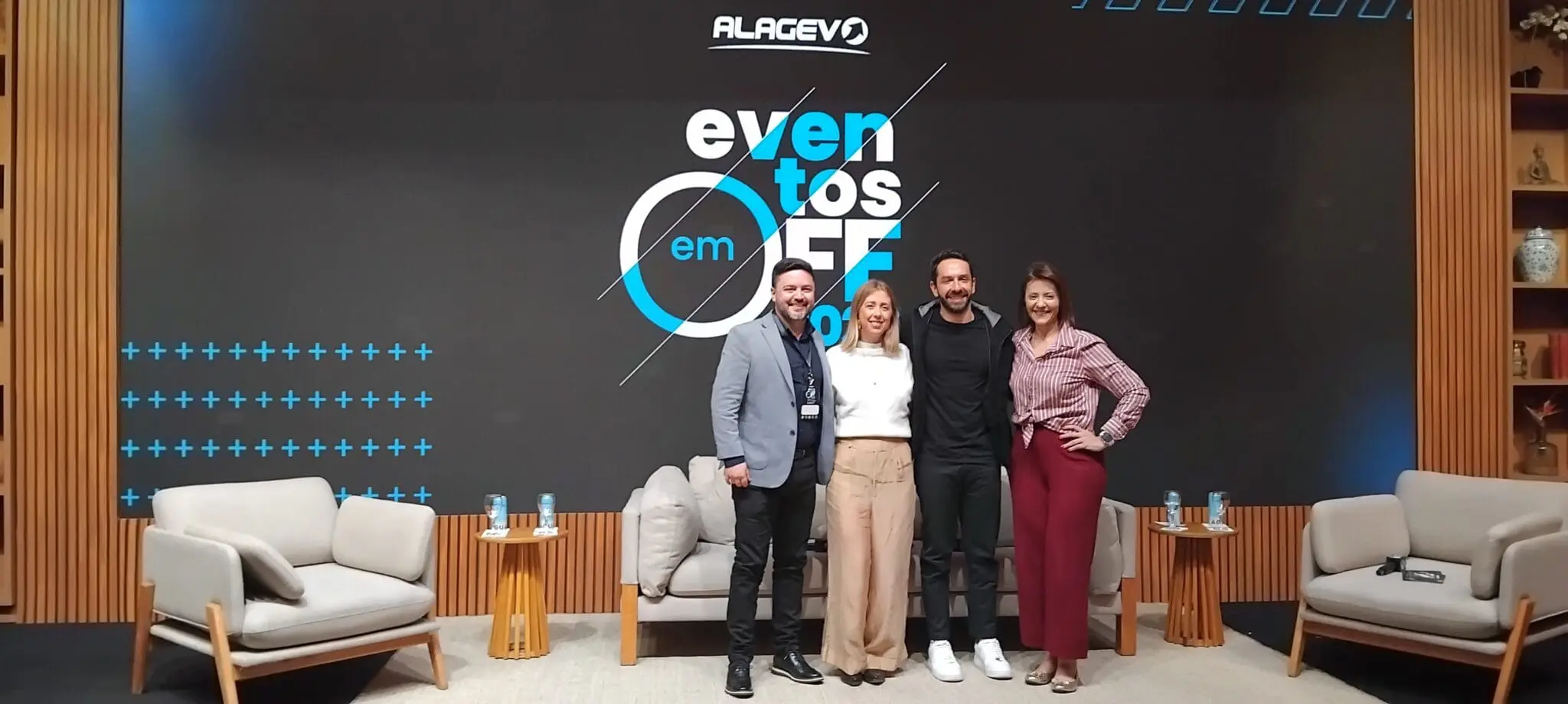 Germano Cardoso, Thaís Serra, Felipe de La Rosa e Luana Nogueira durante o painel sobre live marketing e experiências de marca. - Crédito: Denis Rugeri