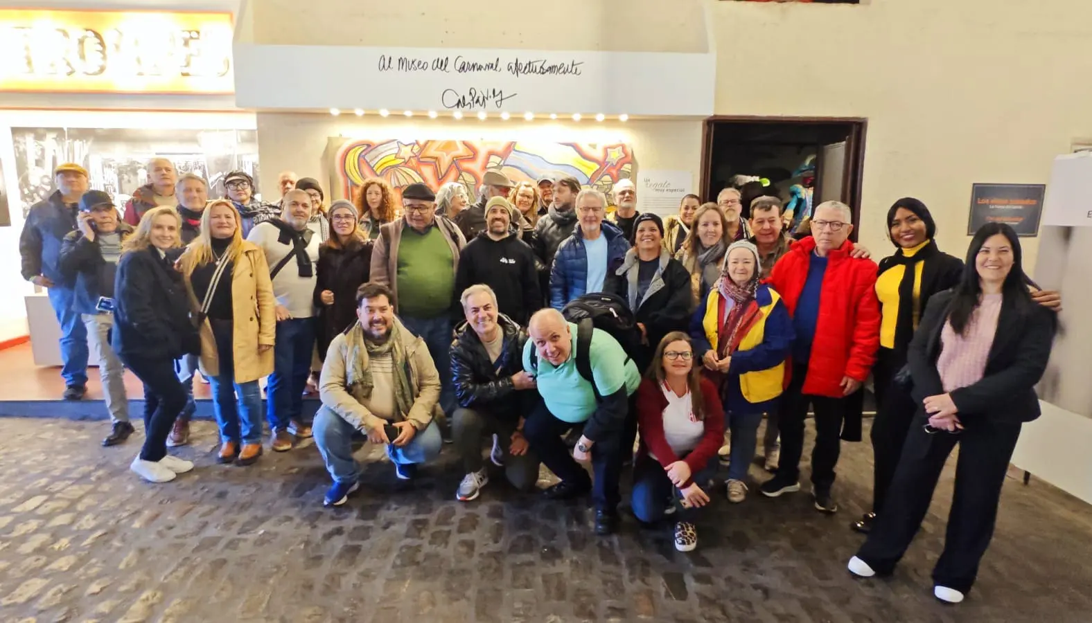 Jornalistas brasileiros no Museu do Carnaval em Montevideo - Crédito: Paulo Atzingen / DT