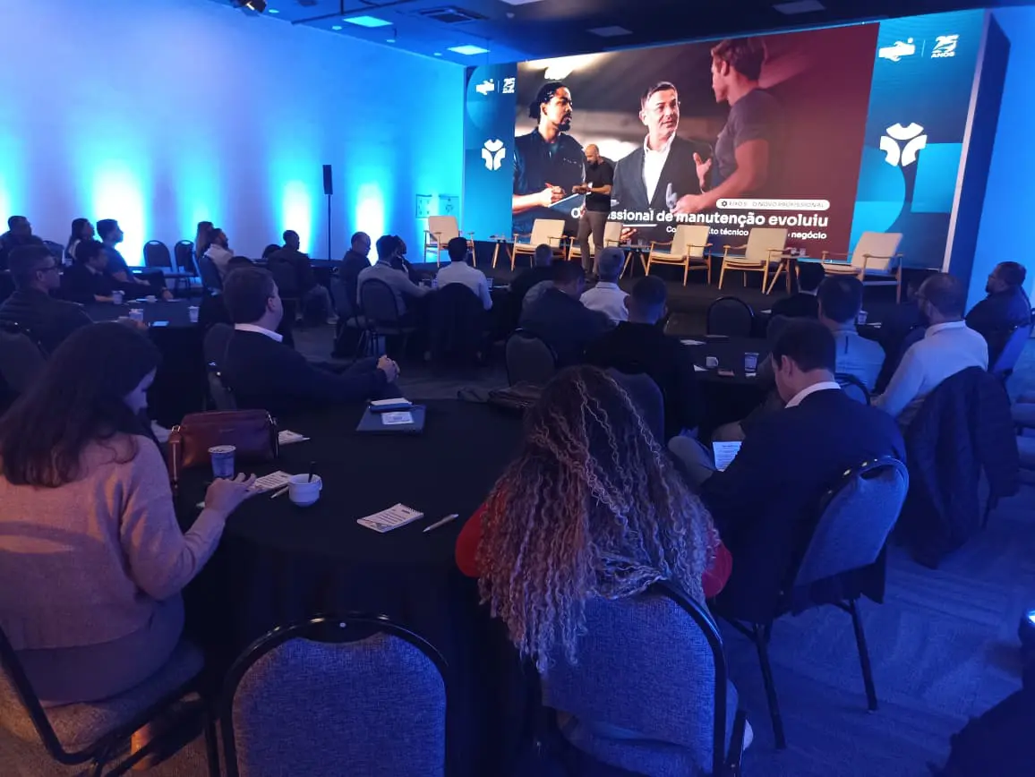 Participantes acompanham a programação do 1º Encontro de Gestores de Manutenção de resorts, realizado pela Resorts Brasil durante a 63ª Equipotel. Crédito: Zaqueu Rodrigues
