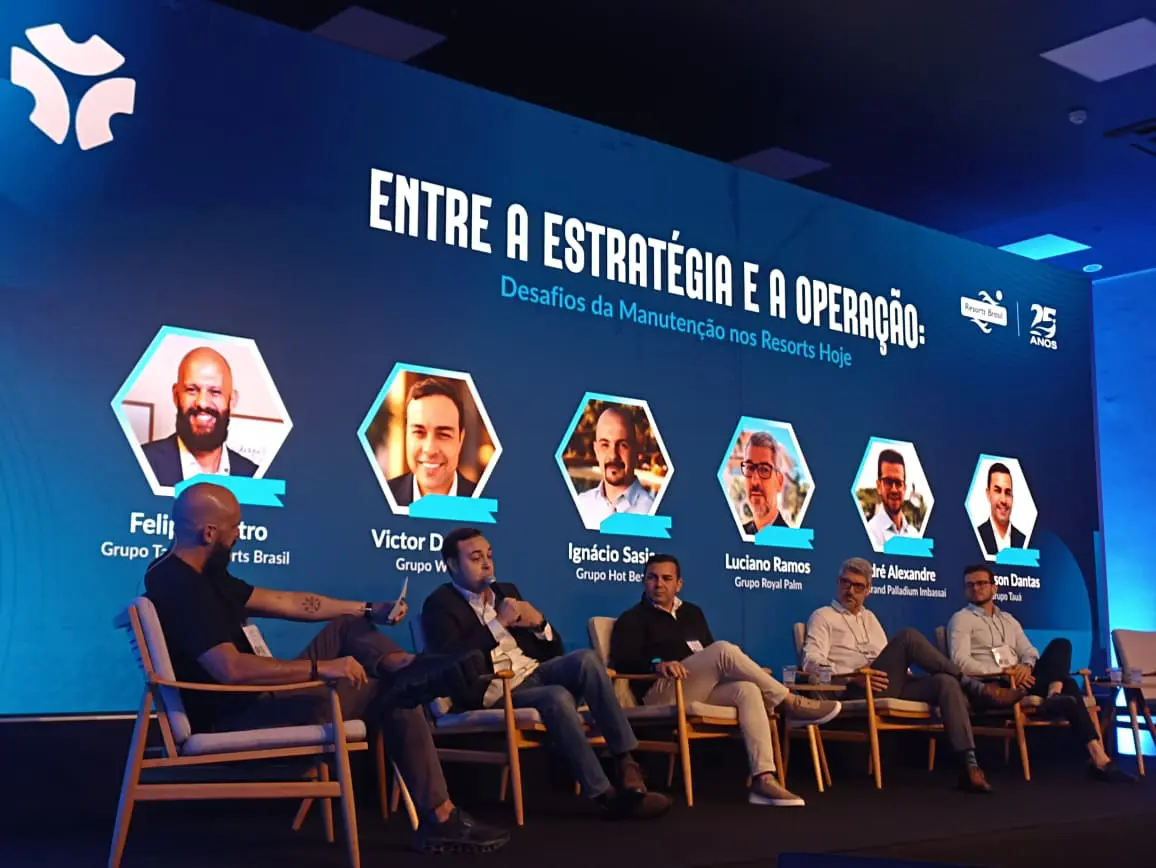 Painel “Entre a estratégia e a operação” debate os principais desafios da manutenção nos resorts brasileiros durante encontro promovido pela Resorts Brasil. Crédito: Zaqueu Rodrigues