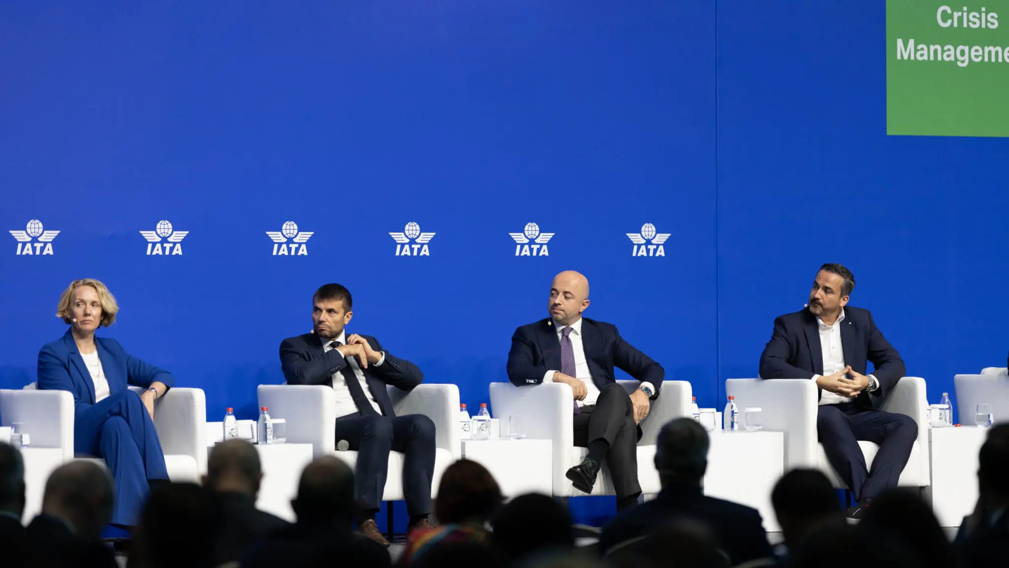 Representantes do setor aéreo participam de painel durante a Conferência Mundial de Segurança e Operações da IATA, realizada em Istambul. Crédito: Divulgação/Turkish Airlines