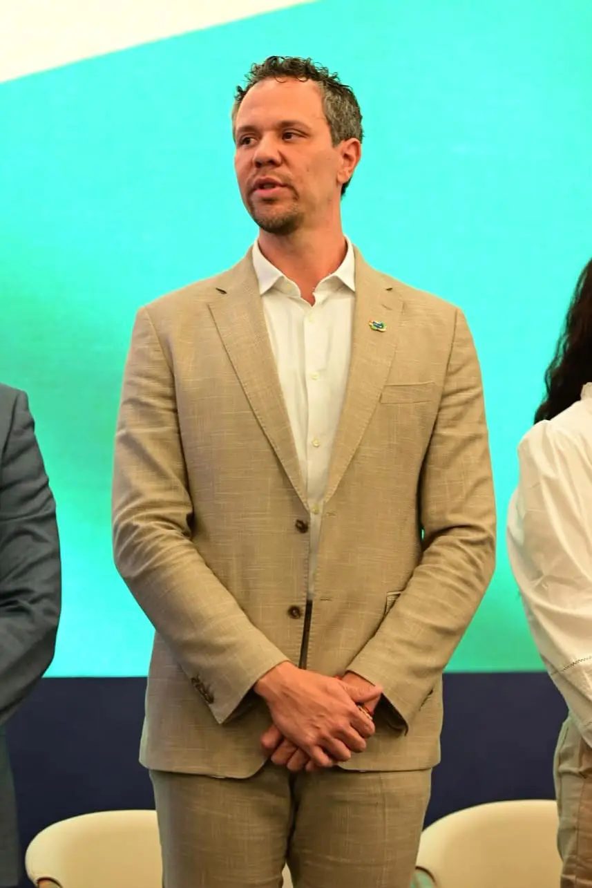 Bruno Reis, presidente da Embratur, destaca o avanço do turismo internacional e a ampliação da conectividade aérea brasileira durante o BTM 2026, em Fortaleza (CE). (Crédito: Paulo Marques/Guia de Hotéis)
