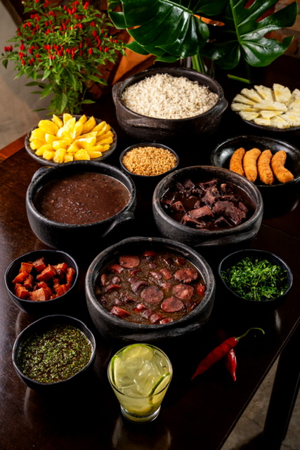 Ambiente elegante e atmosfera festiva marcam os sábados de feijoada no Pobre Juan, no Rio de Janeiro. - Crédito: Frederico Filico