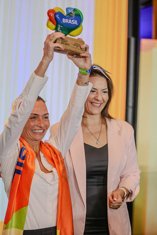 A diretora-executiva do Visit Rio, Roberta Werner, esteve em Brasília para receber o prêmio. Foto: Divulgação Embratur
