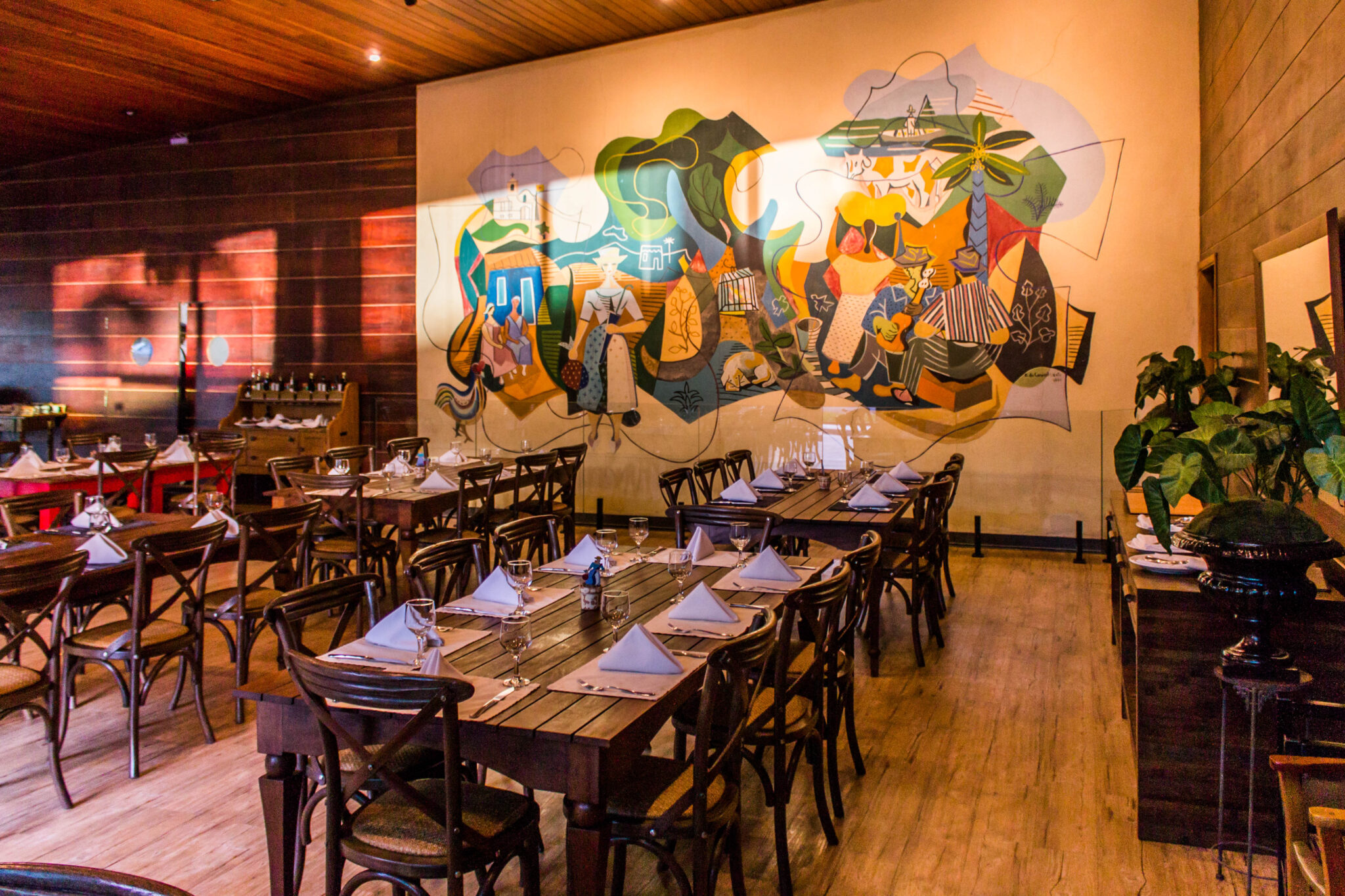 Restaurante Di Cavalcanti, um dos espaços gastronômicos do Hotel Resort & Golfe Clube dos 500. - Crédito: Divulgação
