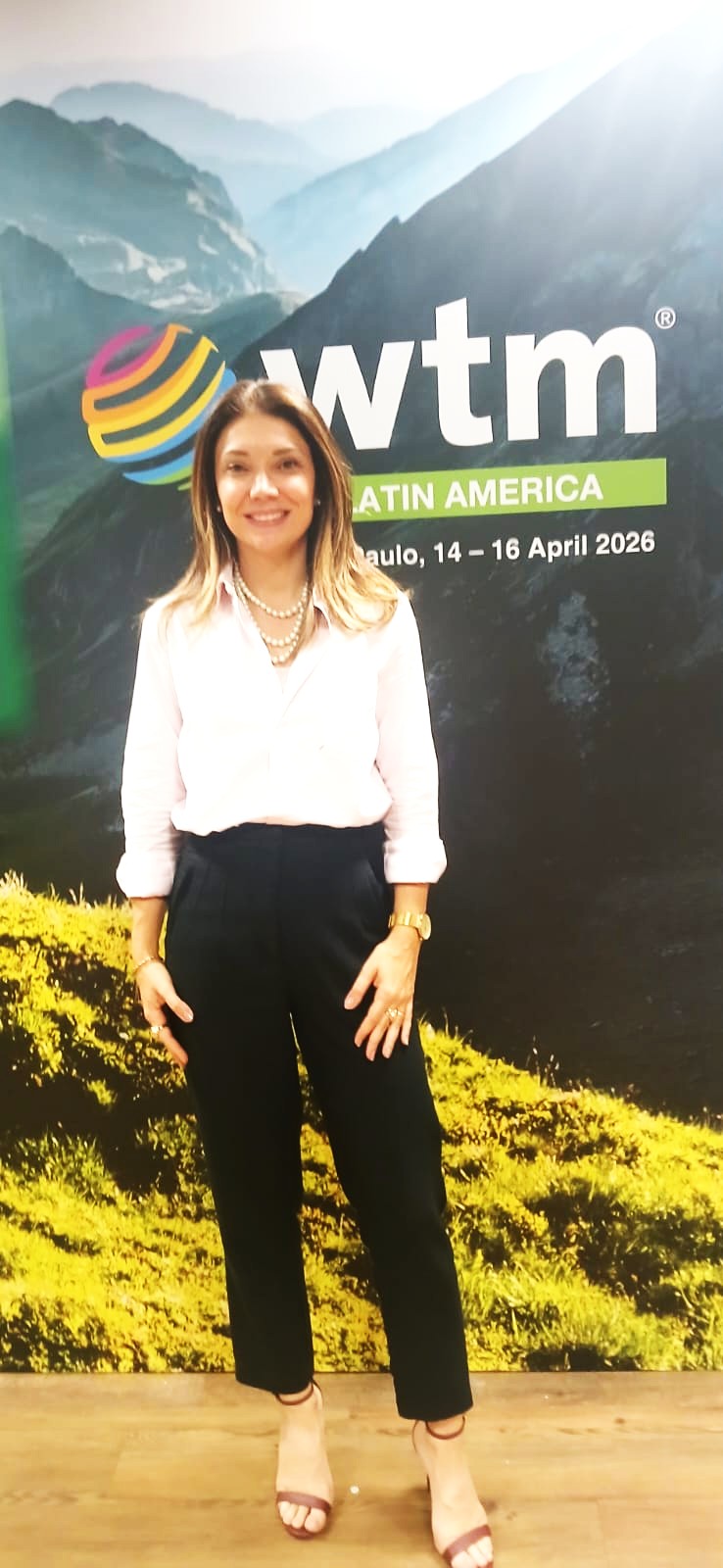 Fabiana Castro, CEO da Montreal Viagens, durante entrevista ao Diário do Turismo na WTM Latin America 2026, realizada no Expo Center Norte, em São Paulo - Foto: Paulo Atzingen - DT