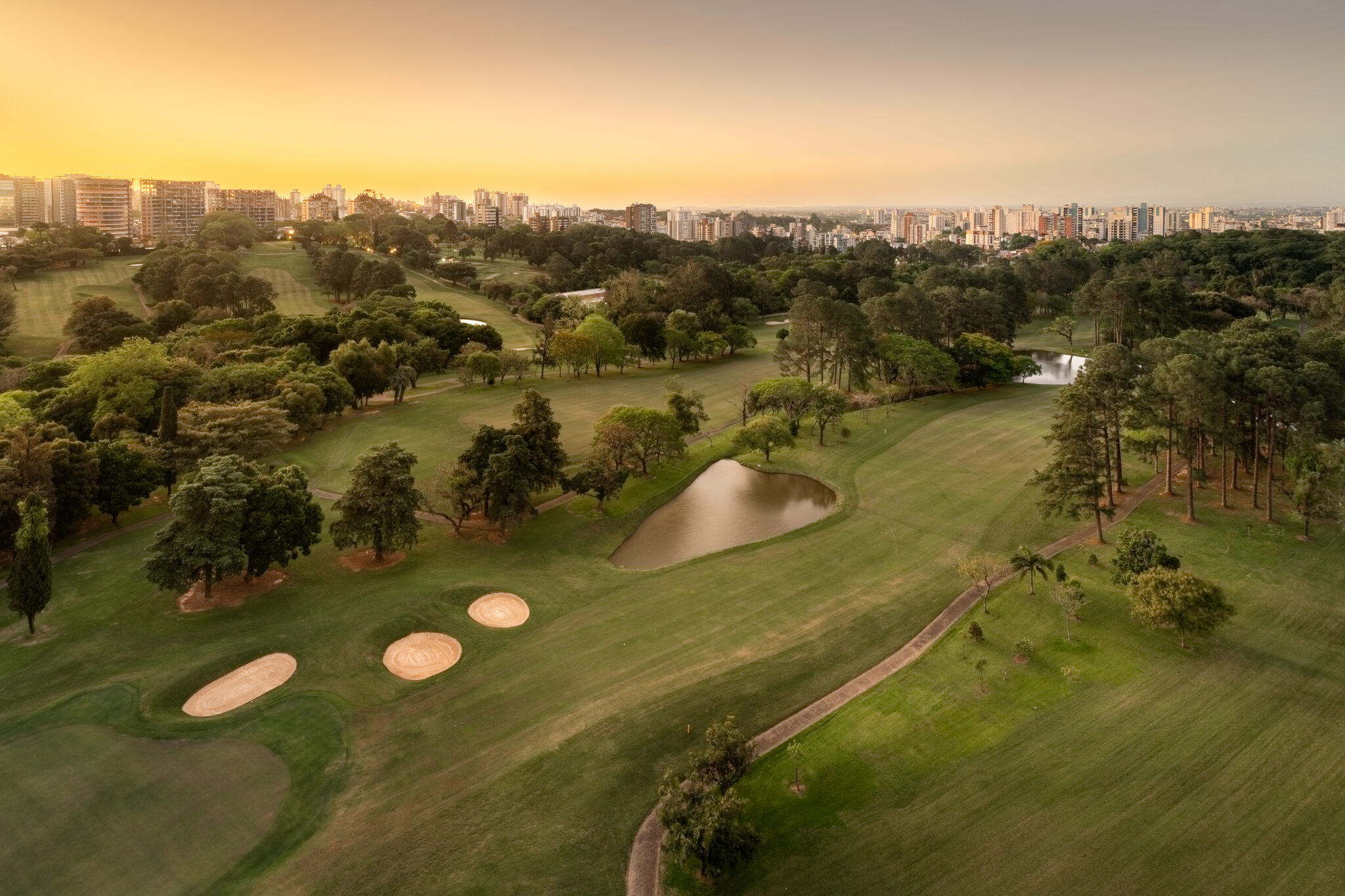 The Almer Porto Alegre terá vista para os campos de golfe do Porto Alegre Country Club. - Crédito: divulgação ICH