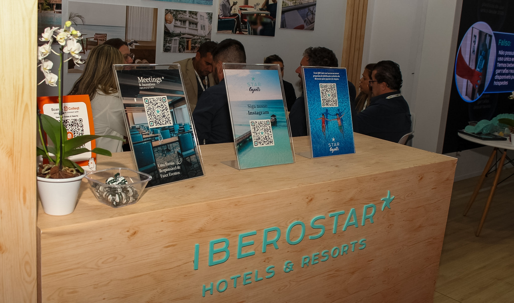 Estande da Iberostar reúne agentes de viagens e profissionais do setor durante a WTM Latin America 2026. - Crédito: Felipe Maresca / DT