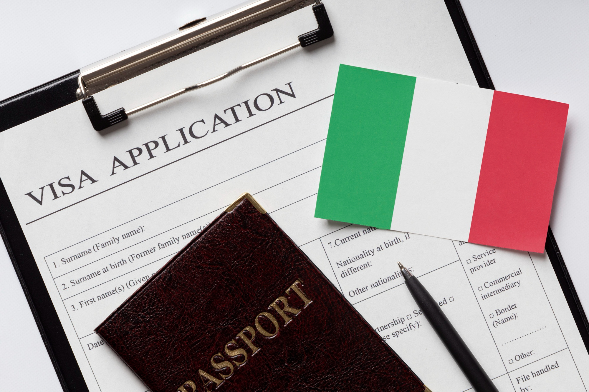 Descendentes de italianos podem recorrer à Justiça após falhas e longas filas nos consulados. - Crédito: Freepik / Magnific