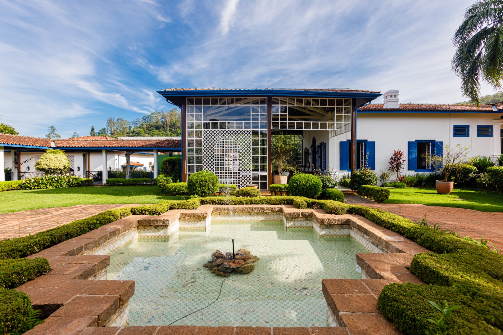 Piscinas, spa, trilhas e gastronomia regional fazem parte da experiência oferecida pela Fazenda Sant’Anna Hotel and Wellness. Crédito: Juan Gasparin Fotografia
