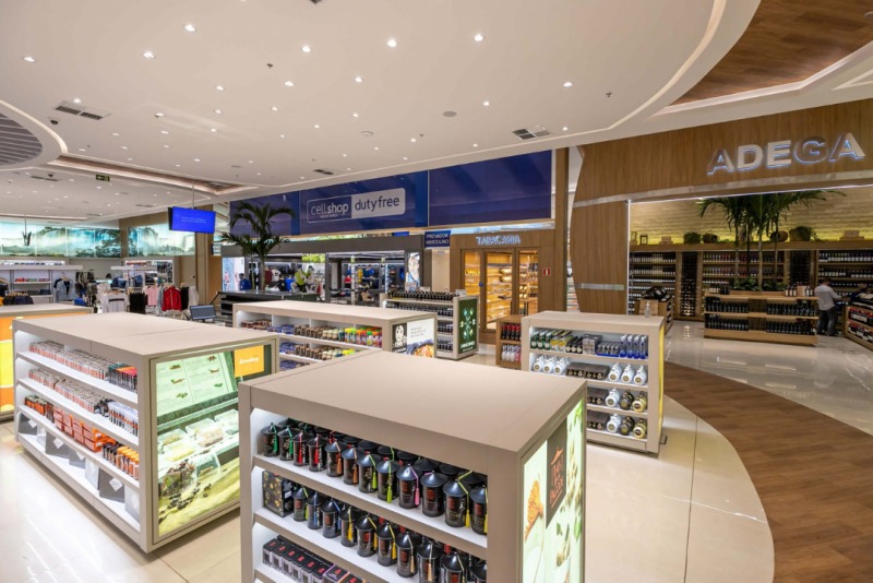 Interior da Cell Shop , uma das operações de duty free que impulsionam o turismo de compras em Foz do Iguaçu. Crédito: Divulgação