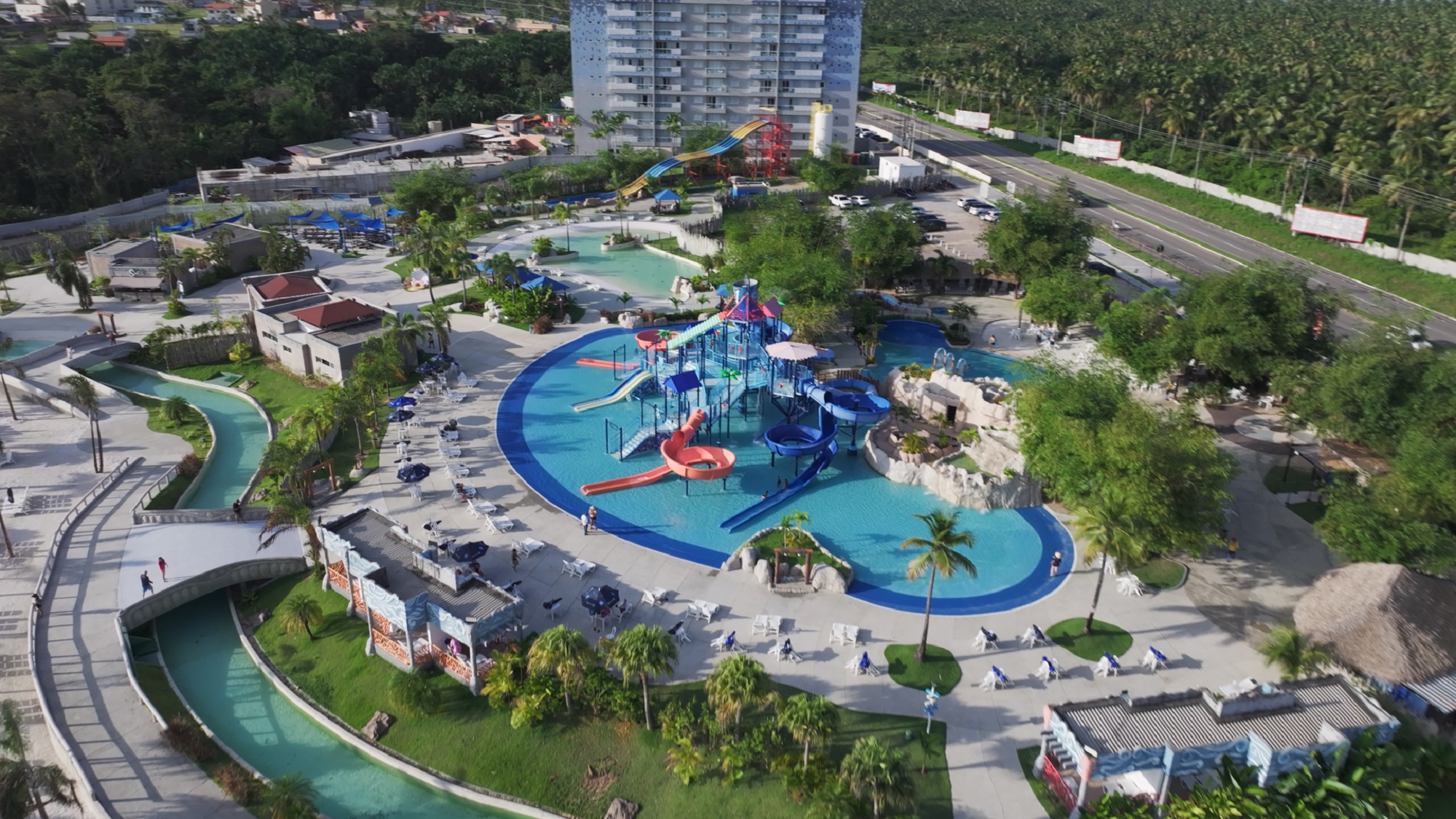O Aqualand Park reúne atrações para todas as idades e se tornou um dos principais espaços de lazer de Salinópolis, no litoral paraense. - Crédito: Divulgação