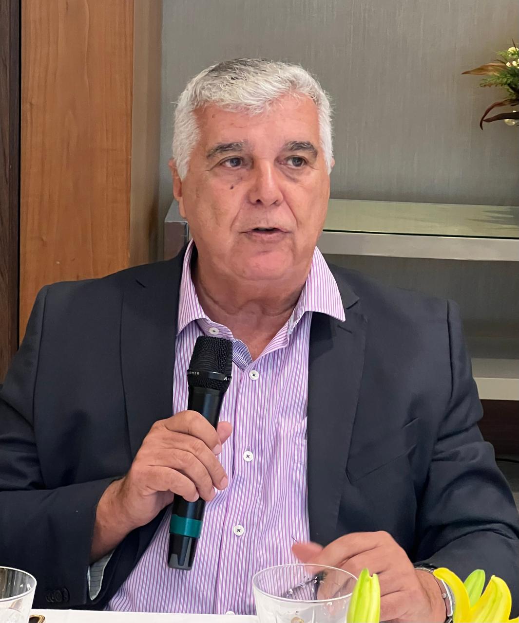 Alfredo Lopes, presidente do HotéisRIO, defende maior rigor na fiscalização e no ordenamento da orla do Rio de Janeiro. Crédito: Divulgação.