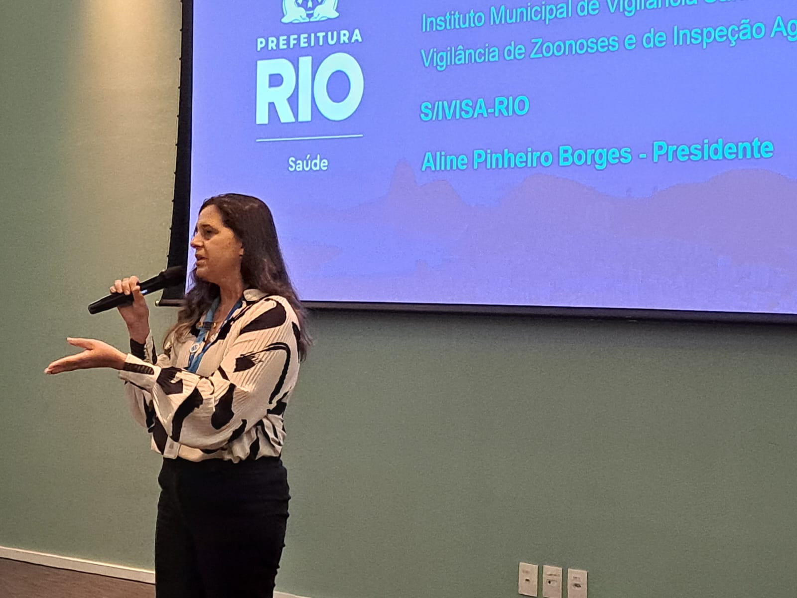 Claudia Serodio destacou a importância do cumprimento das normas sanitárias para garantir a qualidade dos serviços e a segurança dos hóspedes. - Crédito: Divulgação