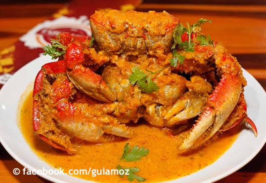 Peixes, camarões, lagostas e caranguejos estão entre os principais ingredientes da culinária tradicional de Moçambique - Crédito: Facebook @guiamoz