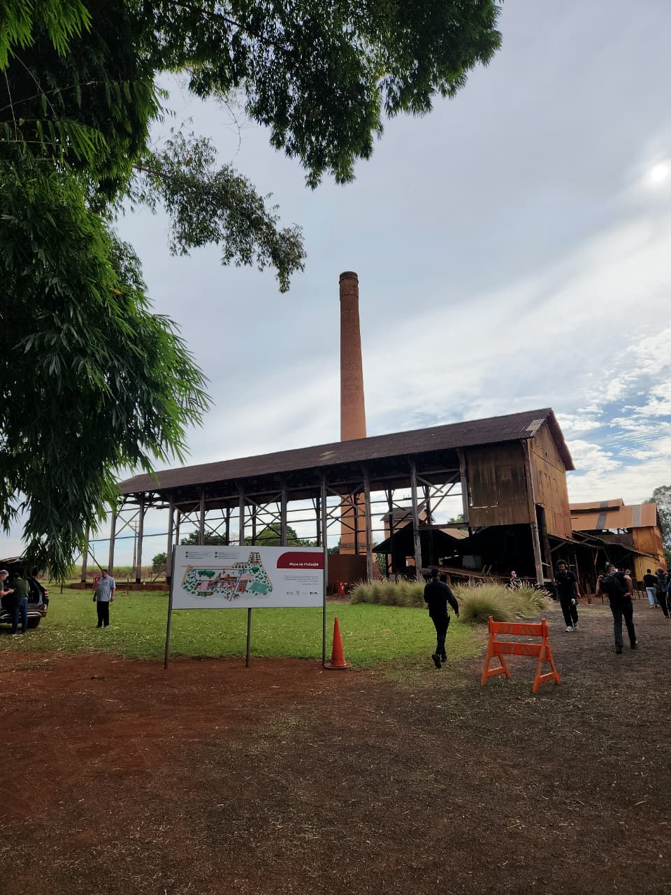 Antigo complexo industrial que hoje abriga o Museu da Cana, entre Sertãozinho e Pontal, preserva estruturas e equipamentos ligados à história da produção canavieira. - Crédito: Reinaldo Canto