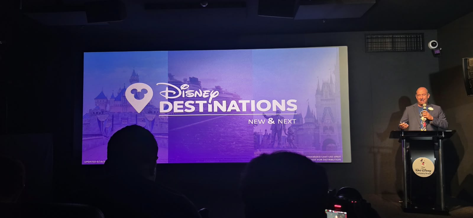 Alexander Haim apresenta as próximas novidades da Disney Destinations para parques e cruzeiros. Crédito: Jhully Serafim / DT