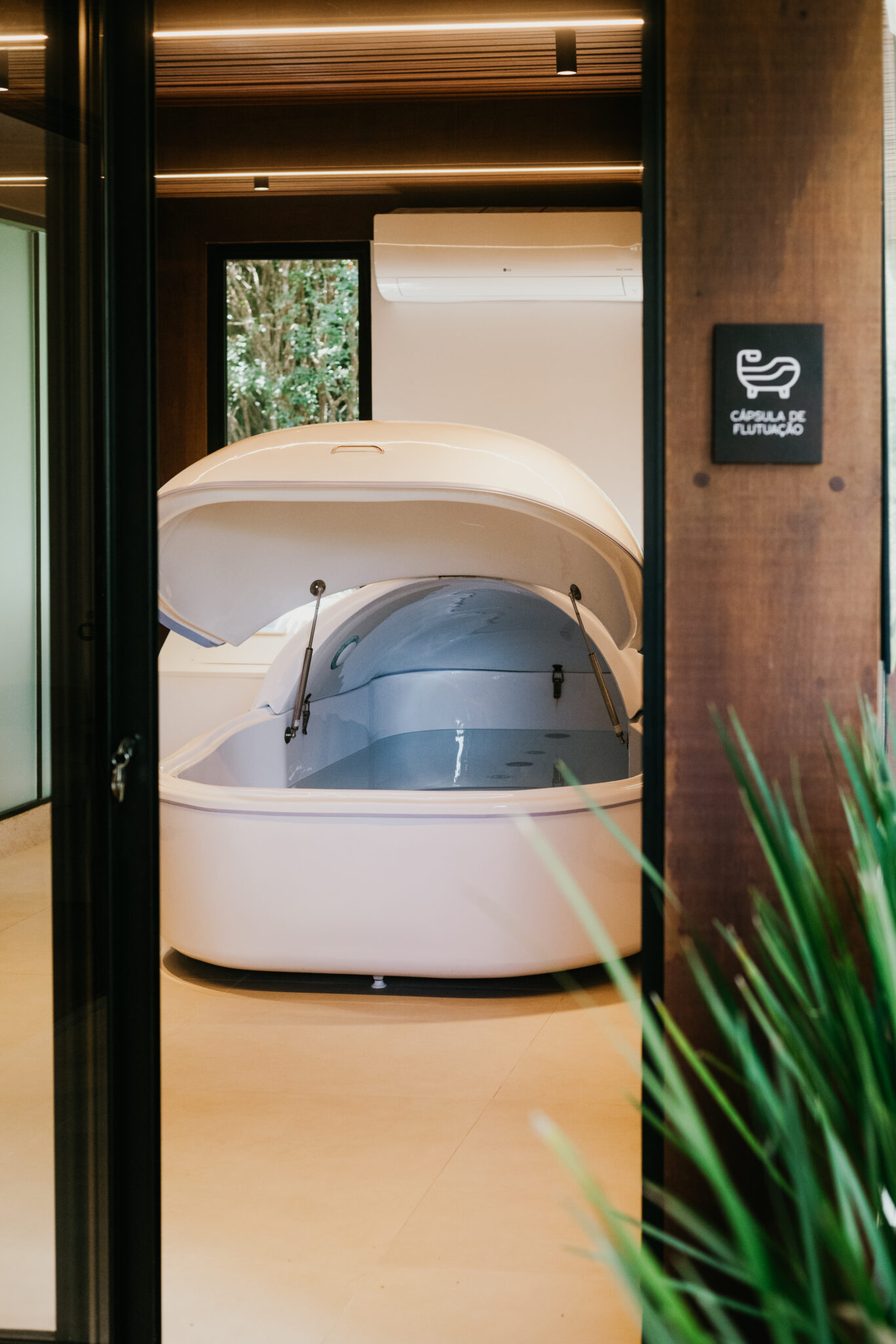 Cápsula de flutuação está entre as tecnologias incorporadas recentemente pelo Rituaali para experiências de relaxamento. (Crédito: Alexandre Franca)