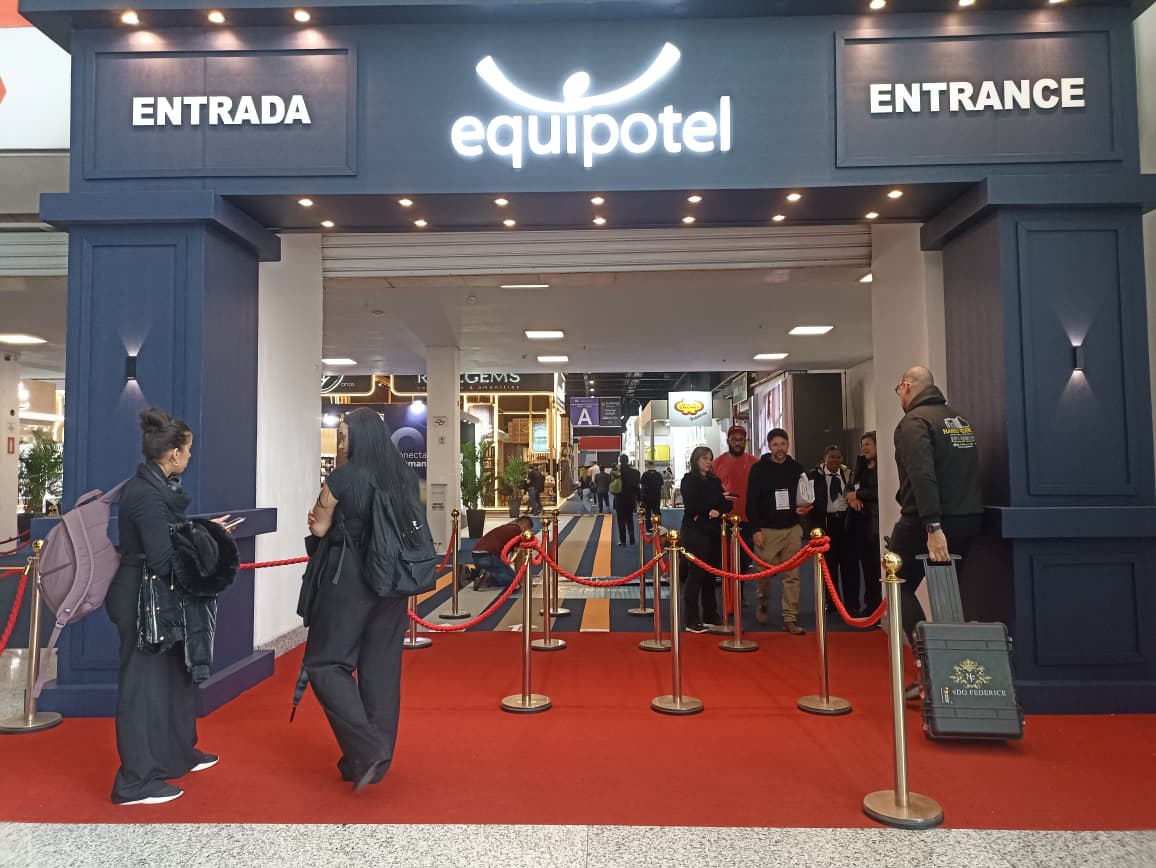 Entrada da Equipotel 2026, realizada em São Paulo, reúne profissionais e empresas ligados à hotelaria e à hospitalidade. - Crédito: Zaqueu Rodrigues/Diário do Turismo