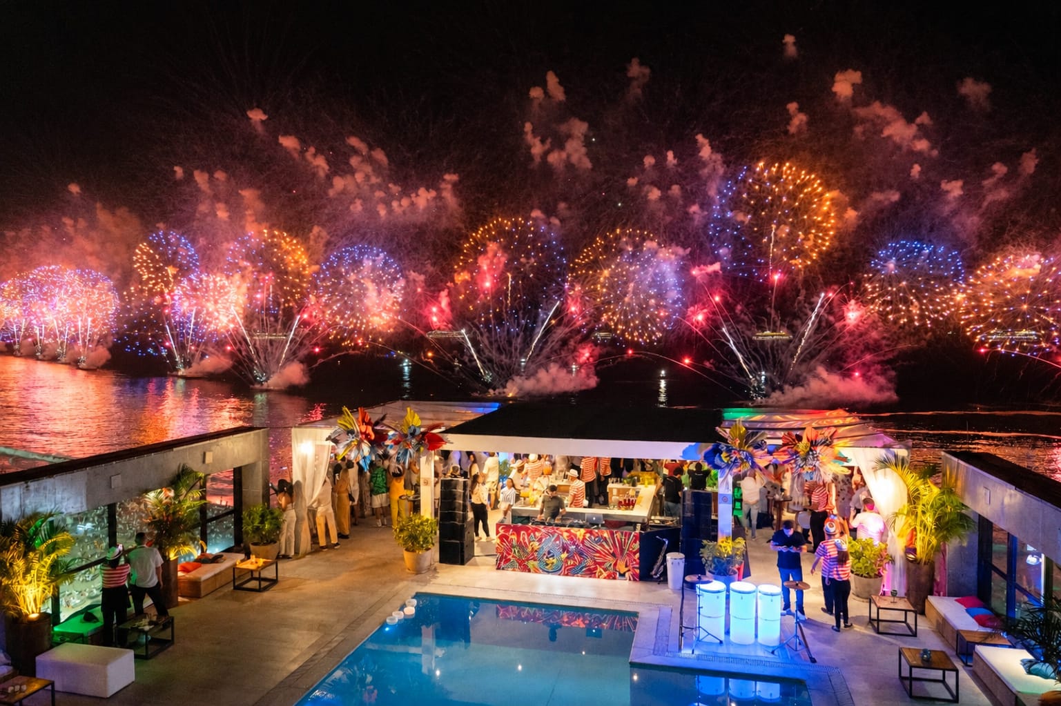 Cobertura do Pestana Rio Atlântica oferece vista privilegiada para os fogos de Copacabana e será palco da festa all inclusive de Réveillon 2027. (Crédito: Divulgação)