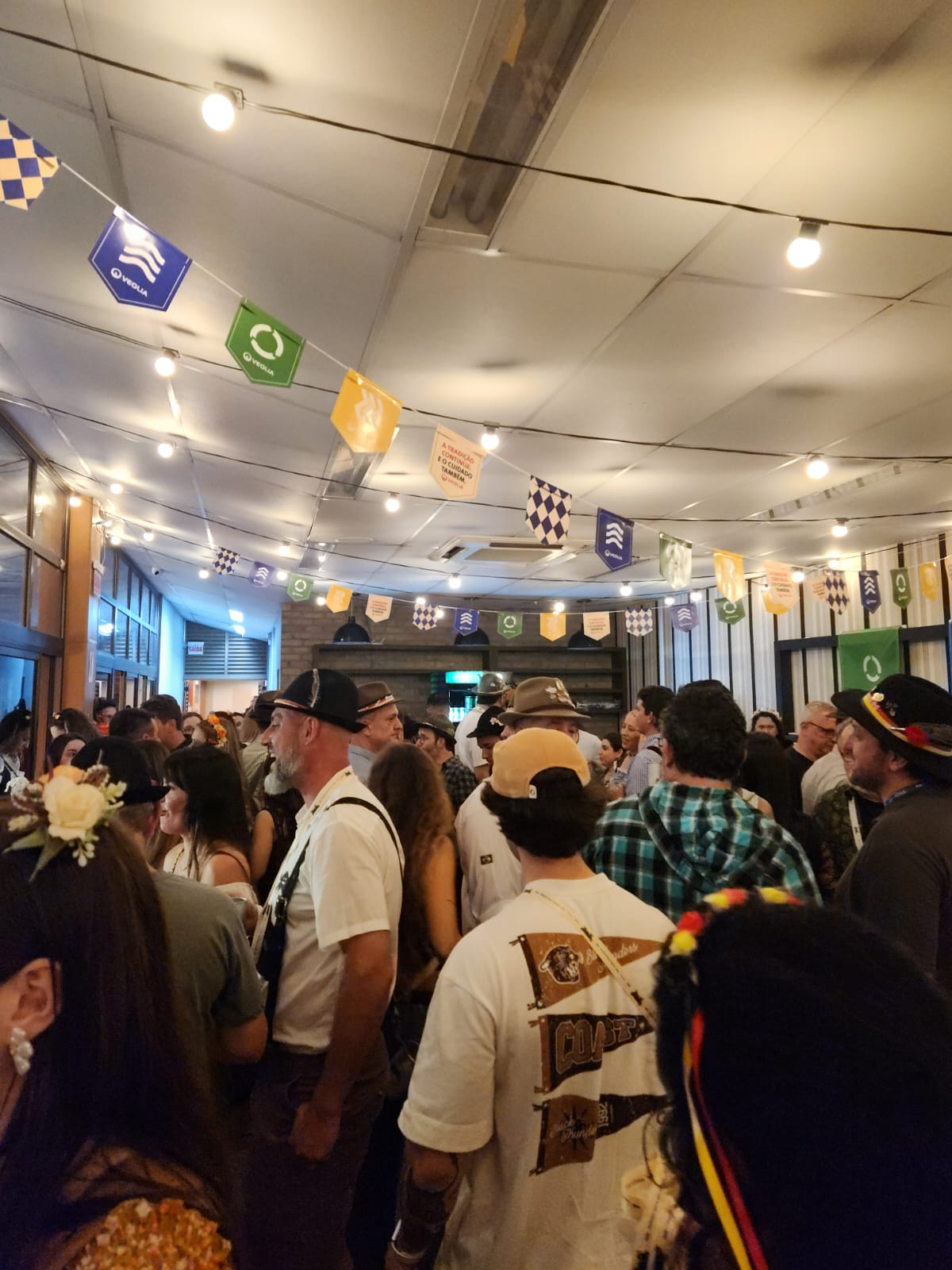 Decoração com elementos da Veolia reforça a presença das iniciativas ambientais na Oktoberfest de Blumenau. Crédito: Reinaldo Canto