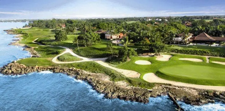 Campo de golfe "Teeth of the Dog" é considerado o melhor do mundo