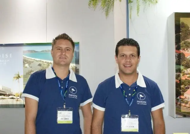 Vinnie de Oliveira e Dario Neves, executivos de vendas representando o Paradise Golf & Lake Resort