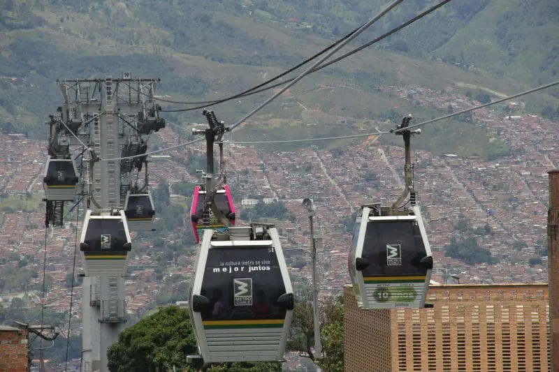 "Em 2004 foi inaugurado o primeiro sistema de transporte aéreo por cabo, estabelecendo na cidade uma das melhores soluções de mobilidade urbana da América Latina”, afirmou o técnico (Foto: DT)