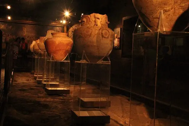 O museu arqueológico, localizado no Feliz Luzitânia, apresenta peças raras dos primórdios de Belém (Foto: DT)