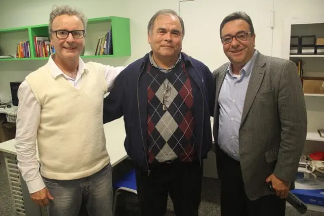 Carlos Alberto, entre Paulo Atzingen (jornalista e editor do DT) e Luiz Henrique Miranda (diretor da Amigo - comunicação)