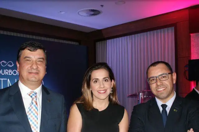 Anfitriões da noite: o diretor de vendas, Jeferson Munhoz, a diretora de marketing, Adriana Cardoso e o gerente da unidade de Atibaia, Nilson Bernal