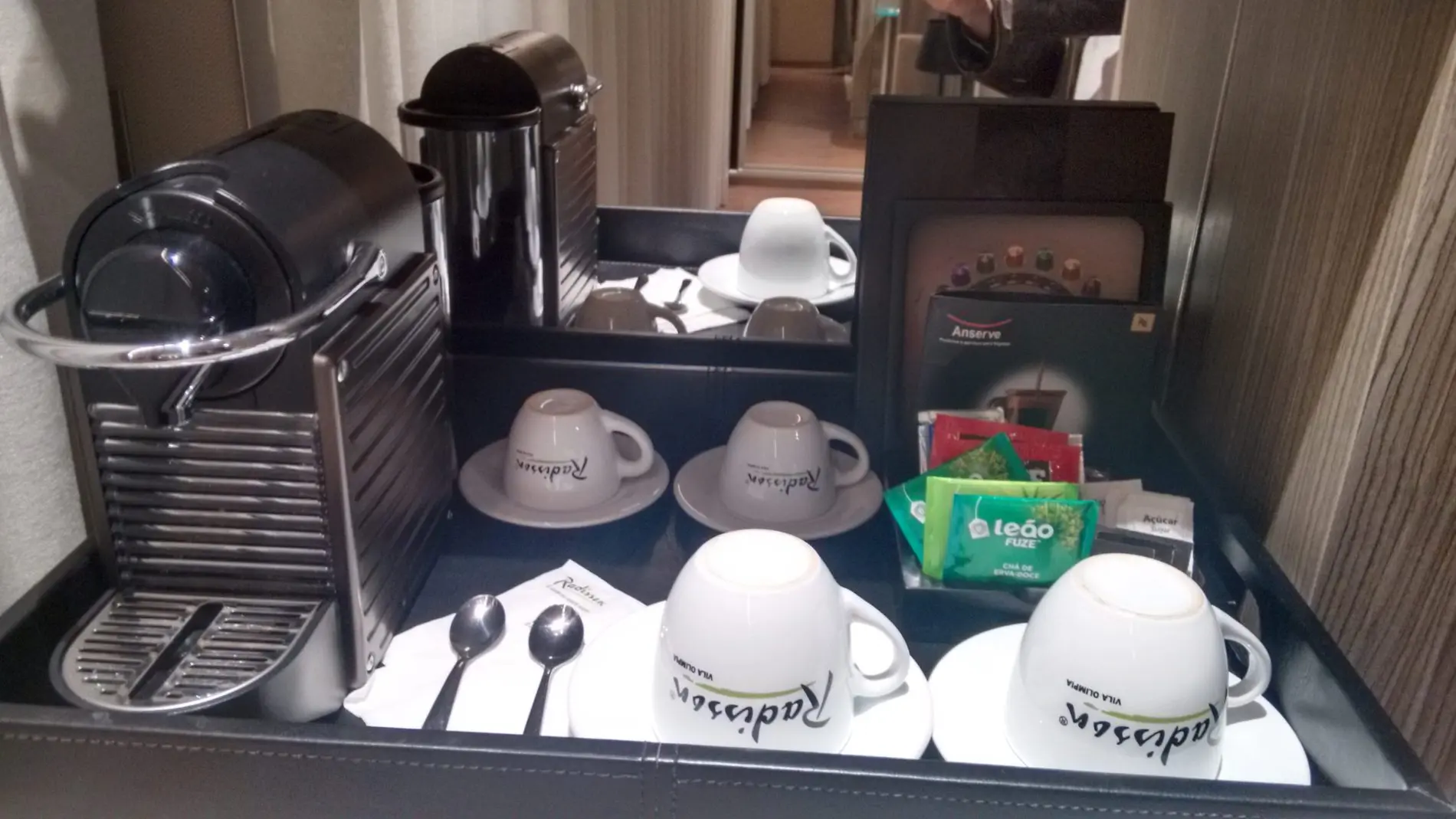 Cafeteira Nespreso é um item oferecido nos apartamentos