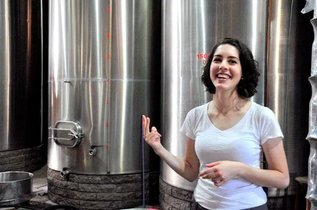 A pequena vinícola tem como anfitriã uma de suas herdeiras, a enóloga Bruna Cristófoli