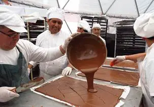 Chefs já preparam itens com chocolate para a Semana Santa em Bariloche, Argentina (Foto: divulgação)