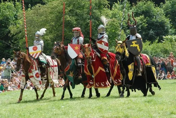 As festas tradicionais são muito importantes para a cultura tcheca. (Foto: divulgação)