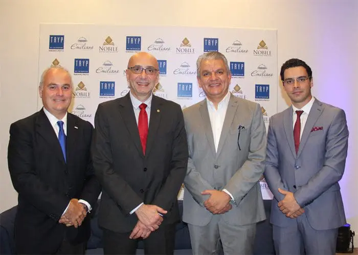 Diego Filardi (consultor de desenvolvimento) da Wyndham, Ricardo Pompeu (Vice-Presidente) da Nóbile, Michel Otero (diretor de desenvolvimento) da Nobile) e Rafael Menna (Chief Executive Officer) da Nobile (Foto: DT)
