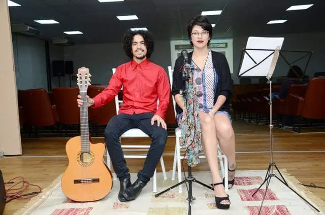 Cantores da noite, dupla Kalvin e Lívia
