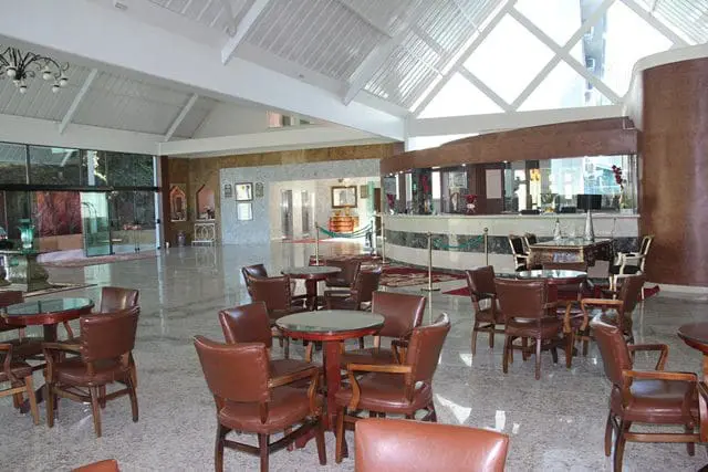 Lobby do Dan Inn Premium: 200 metros quadrados de área útil
