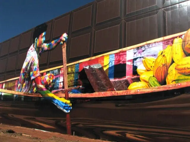 Conhecido como o maior mural do mundo, a obra tem exatamente 5.742 metros quadrados (Foto: Felipe Lima)