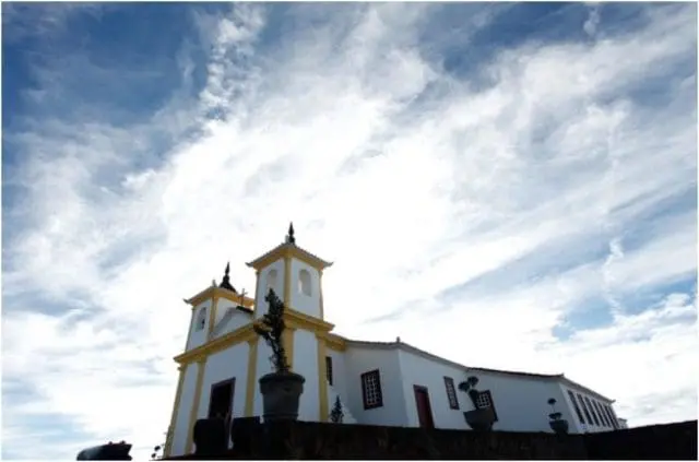 Inaugurado em 2015, o museu de Congonhas carrega o importante título de ser o primeiro “museu sítio” do Brasil