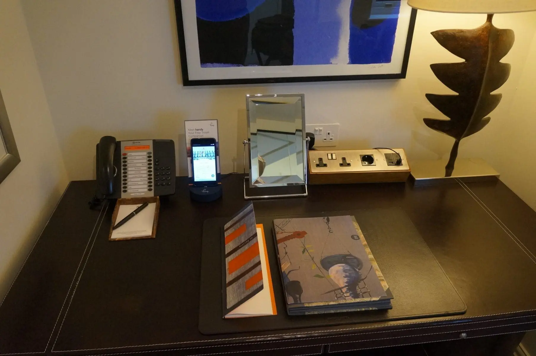 Celular gratuito para hóspedes no Hotel Brow´s