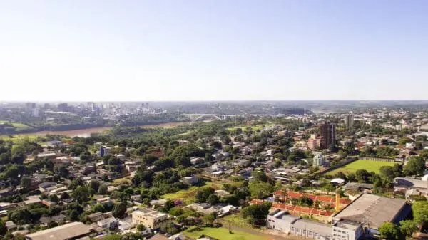 Vista aérea da cidade de Foz do Iguaçu (Foto: divulgação)