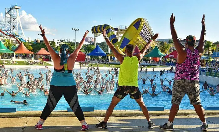 wt n wild zumba dia da água