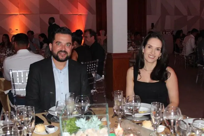 Waldemir Souza Júnior (Orinter) e sua esposa.