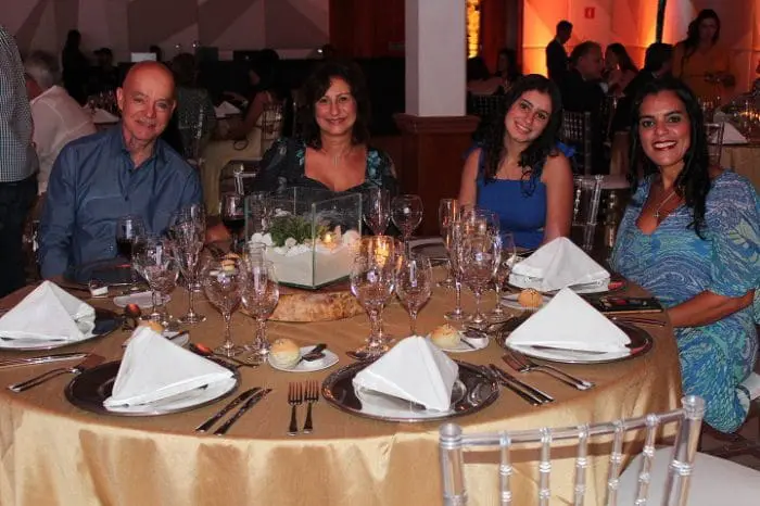 Zara Bastos (Iberostar), Térsia Vasconcelos (Itaparica Tour) e Cláudio Maia (Itaparica Tour).