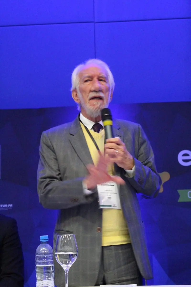 Darci Piana, vice-governador do Paraná, fala na solenidade de abertura da Expo Turismo Paraná 2022