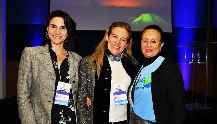 Natalia Pisoni e Paula Farina, do INPROTUR da Argentina e There Ganen, da Paraná Tour (foto: Diário do Turismo)