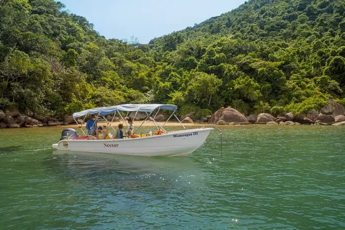 A agência Néctar Experience oferece diversas opções de passeios e atividades, em terra e na água, para os visitantes de Paraty, no Rio de Janeiro.