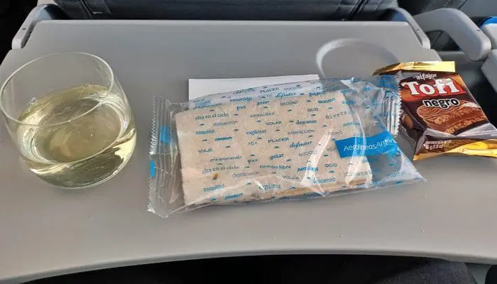 Serviço de bordo do voo inaugural da Aerolineas Argentinas entre São Paulo e Salta (foto: Diário do Turismo - Paulo Atzingen)